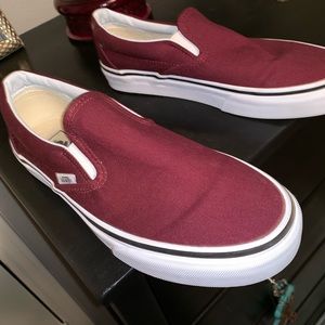 Vans Classic Slip On in Maroon